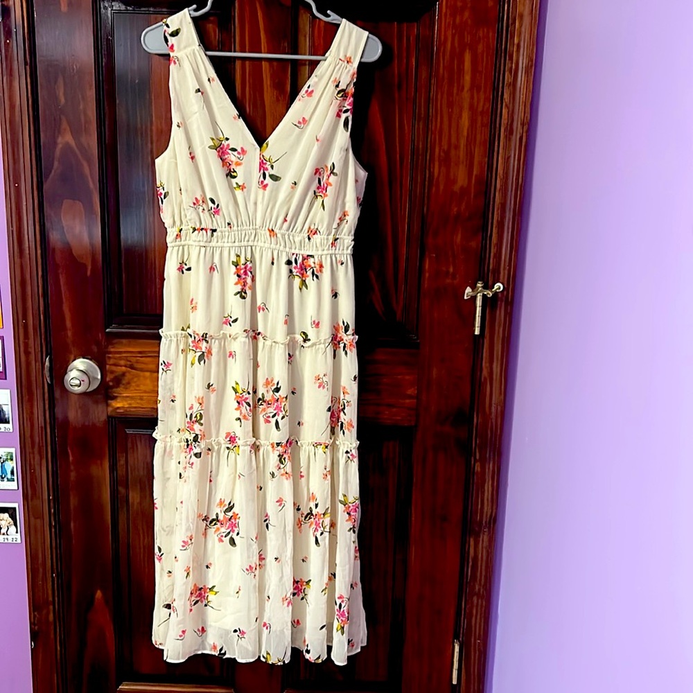 V-neck dress